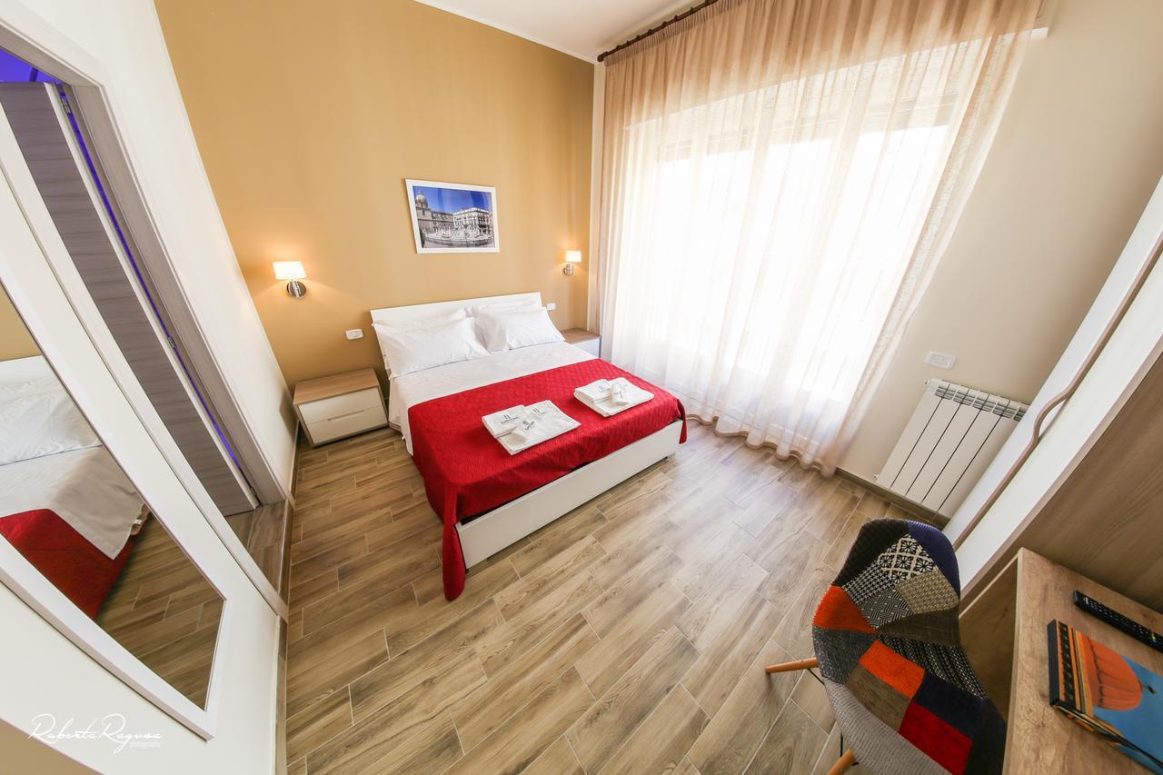 פלרמו Quinto Stabile Rooms&Suite מראה חיצוני תמונה